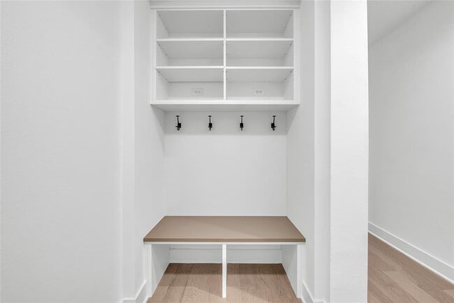 Building Photo - 4310 Authentic Dr