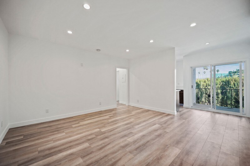 Building Photo - 2561 W Ave 30