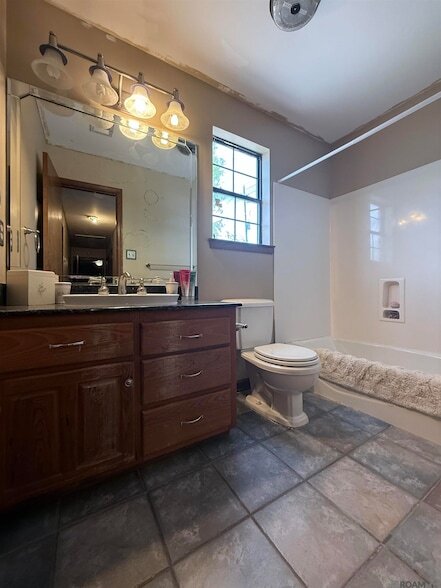 Building Photo - 8174 False River Rd