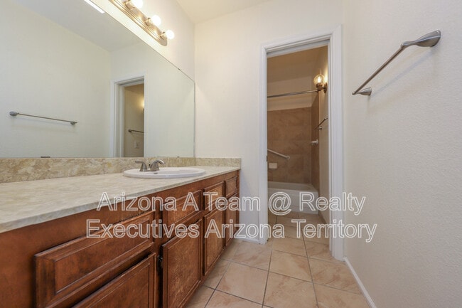 Building Photo - 8271 N Oracle Rd