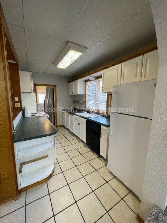 Building Photo - 1705 11th Ave N