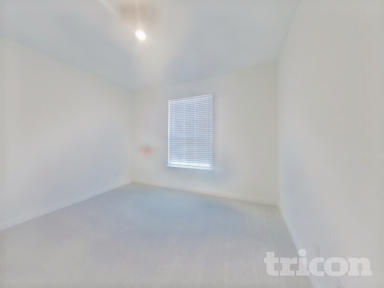 Building Photo - 448 Lone Star Dr