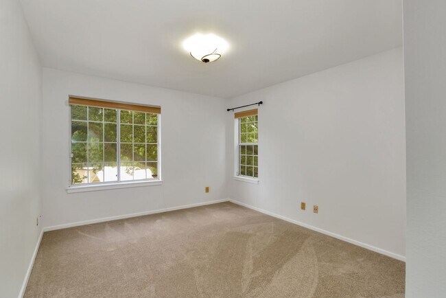 Building Photo - 4614 Redwood Rd