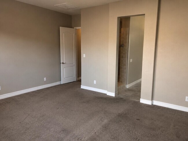 Building Photo - 1520 E Sagittarius Pl