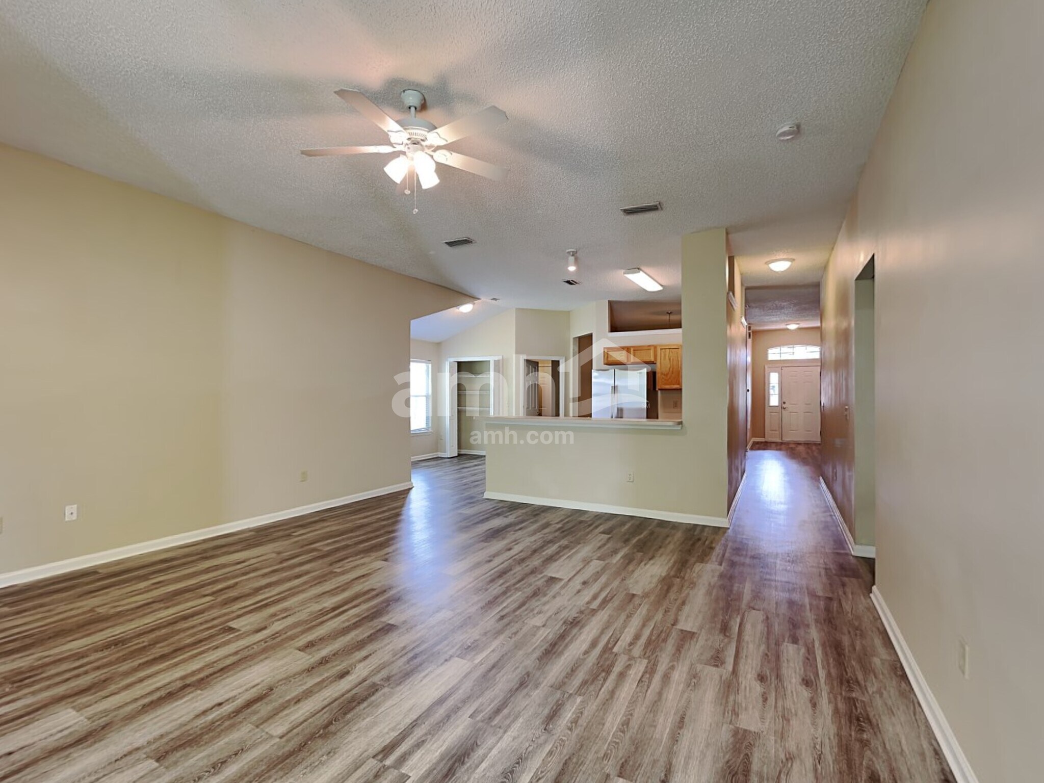Building Photo - 685 Mackenzie Cir