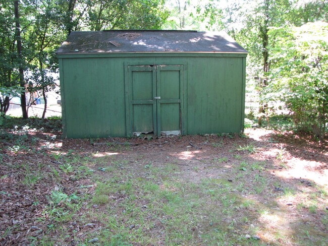 Building Photo - 3608 Knollwood Dr