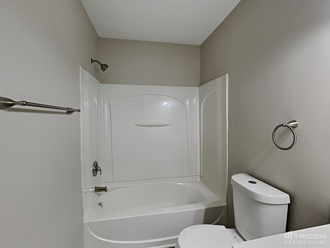 Building Photo - 6826 Squirrels Foot Ct