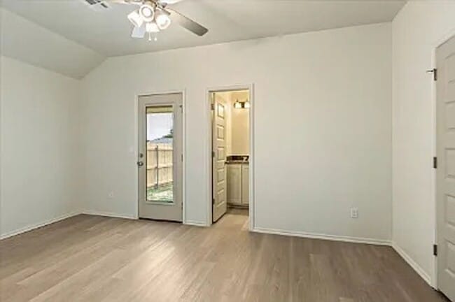 Building Photo - Modern 2-Bed, 2-Bath Duplex in Lawton View...