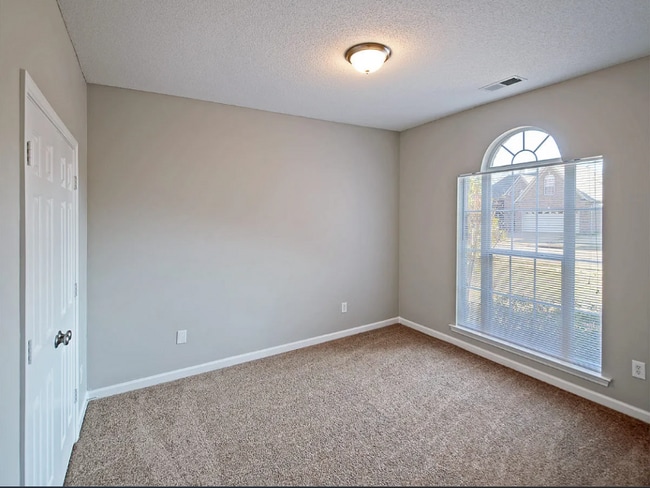 Building Photo - 4593 Tulip Run Dr