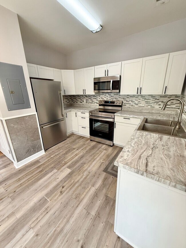 Building Photo - Convenience Meets Privacy – Updated 2BR Condo Minutes from Marina & Shopping! $1600/mo