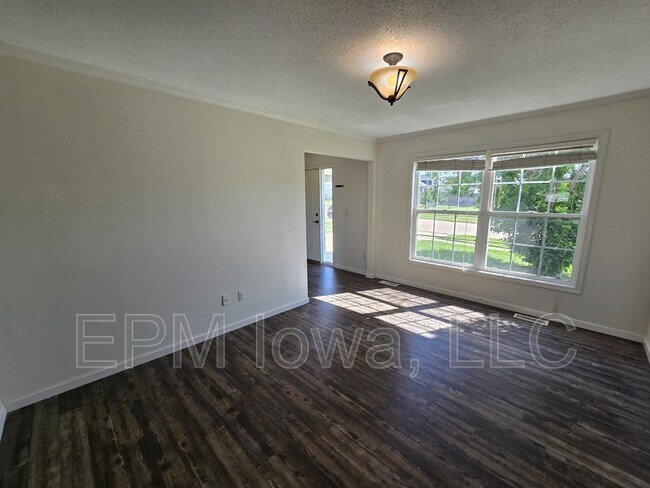 Building Photo - 1138 White Ivy Pl NE