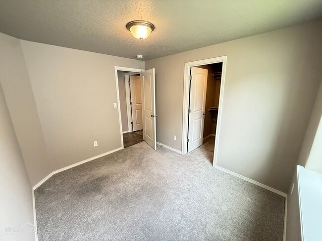 Building Photo - 3bd/2ba House in West Valley with Central AC, Fully Fenced Yard and Two Car Garage!