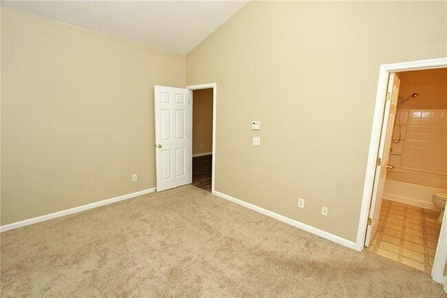 Building Photo - 4739 Autumn Rose Trail