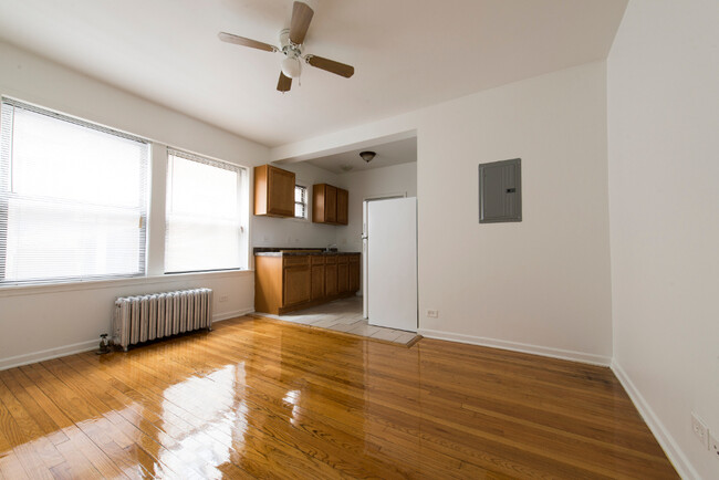 Dining Room - 8148-56 S Ingleside