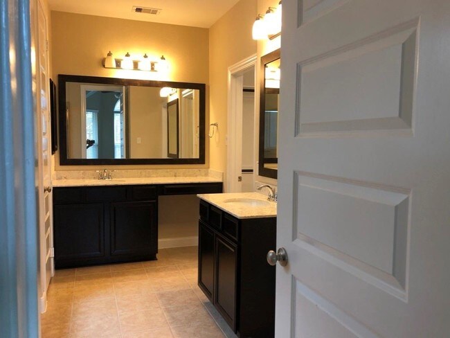 Building Photo - 3022 Rocky Canyon Dr