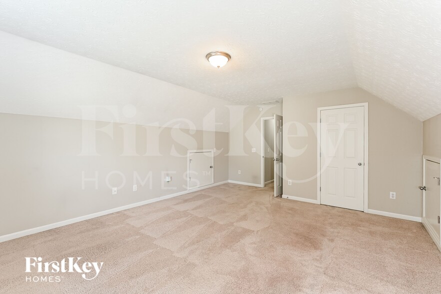 Building Photo - 20 Windcrest Keep