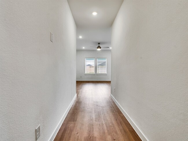 Building Photo - 9011 Serene Hvn Dr