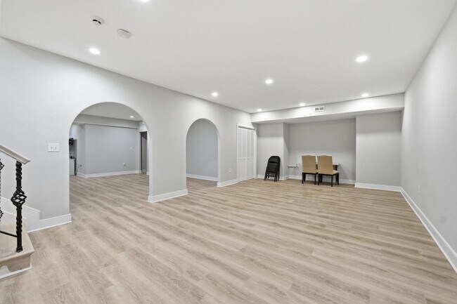 Building Photo - 1231 Ingleside Ave