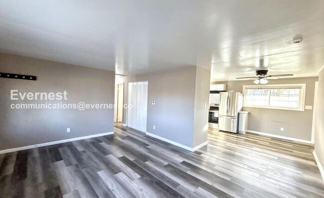 Building Photo - 3523 Roswell Dr