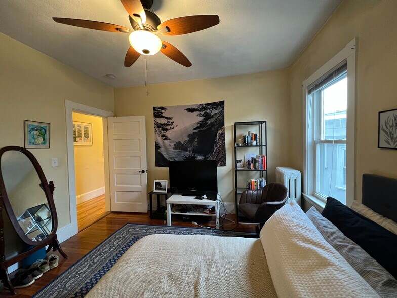 Building Photo - 121 Liberty Rd