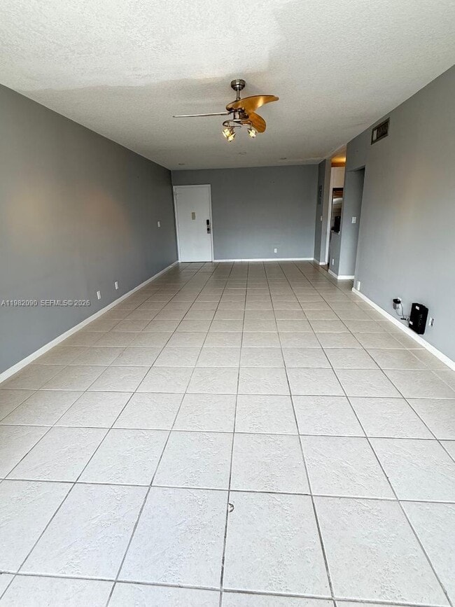 Building Photo - 2261 NE 67th St