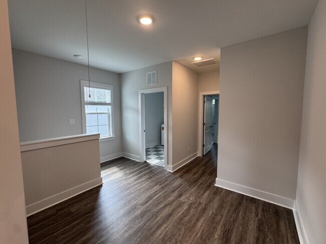 Building Photo - 3 Bed 2.5 Bath Brand New Townhome