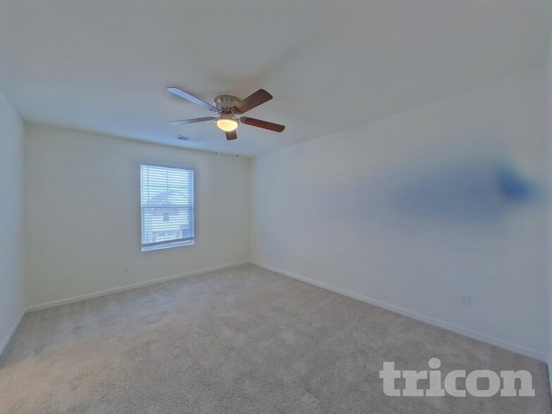 Building Photo - 1073 Crescent Moon Lp