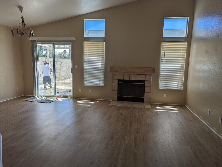 Building Photo - 3734 Hickory Ct