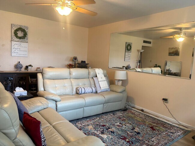 Building Photo - 205 Andover Pl