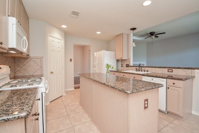 Building Photo - 18714 Flagstone Creek Rd