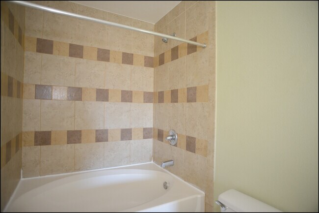 Building Photo - 10045 Paloma Dr