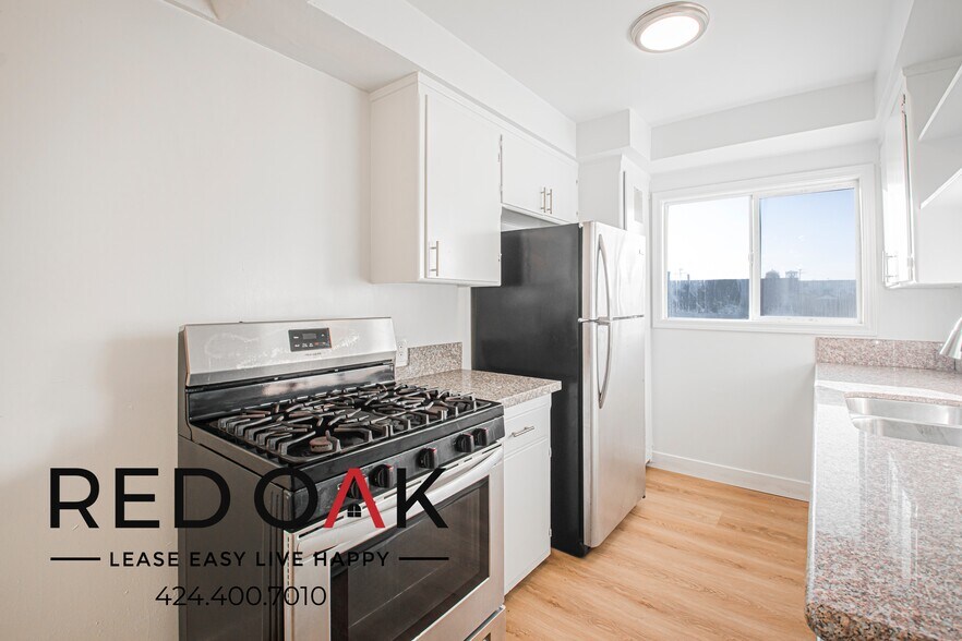 Building Photo - 1115 W 111th St