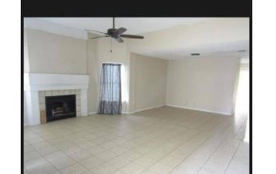 Building Photo - 8635 Ridge Flower Dr