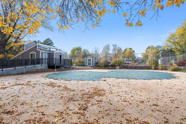 Building Photo - Loft Style Townhouse Available in Arvada!