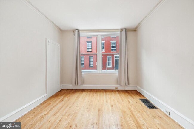 Building Photo - 257 S 21st St