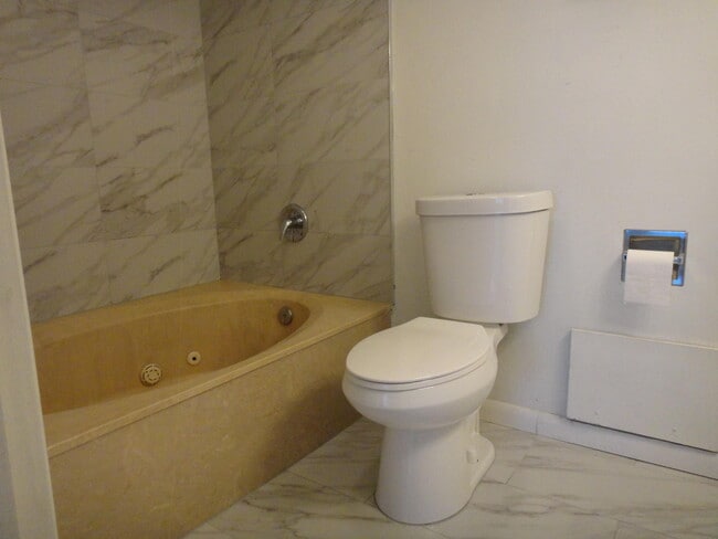 Building Photo - 3679 Victoria Dr