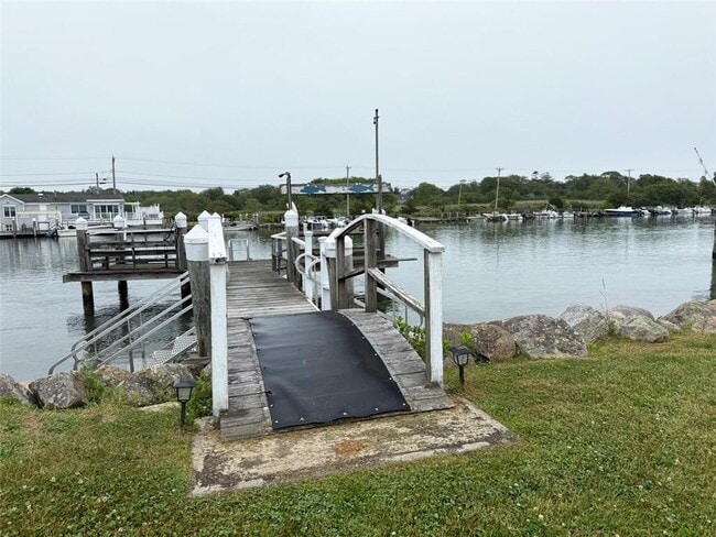 Building Photo - 33 BREACH Drive UNIT Front