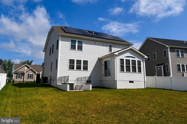 Building Photo - 7706 Colburn Dr