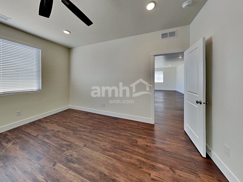 Building Photo - 9471 W Bowie Ct