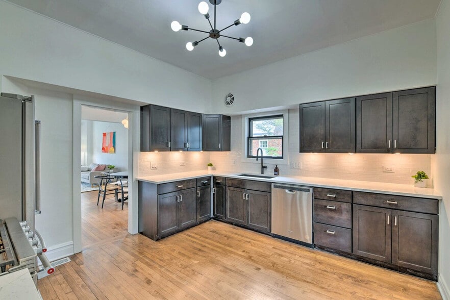 Building Photo - 1129 Augusta St