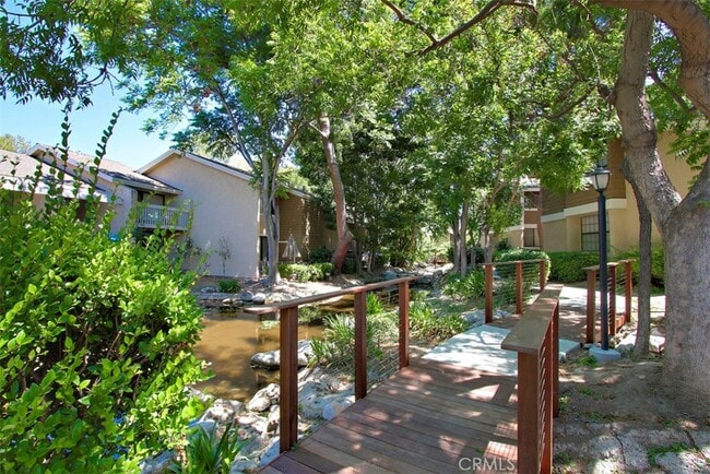 Building Photo - 80 Lakepines-