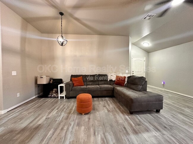 Building Photo - 4122 Bonaparte Blvd