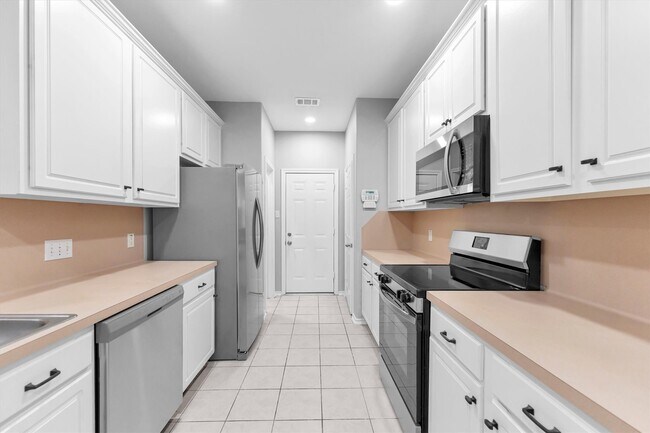 Building Photo - 16007 Sandy Path Ln