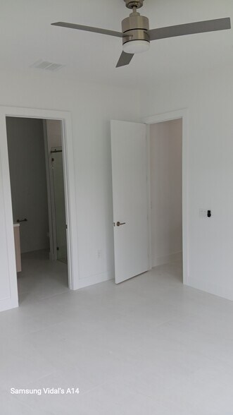 Building Photo - 161 Antilla Dr