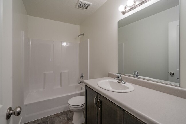 Building Photo - Desert Canyons End Unit – 4-Bedroom, 2.5-B...
