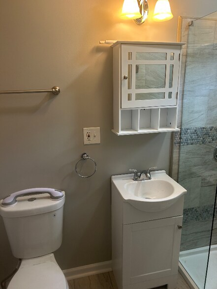 Building Photo - 39 Booker St NW