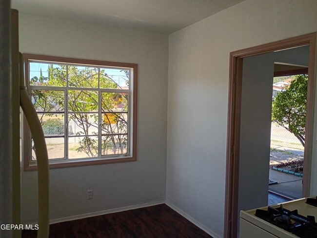 Building Photo - 4704 Clifton Ave