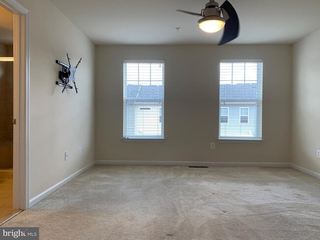 Building Photo - 1136 Red Hawk Way