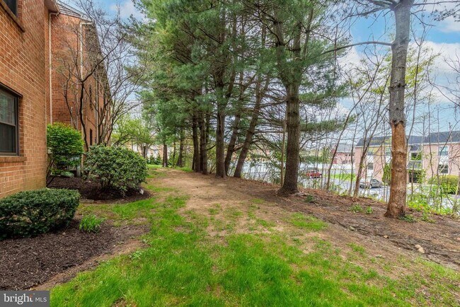 Building Photo - 3307 Valley Dr