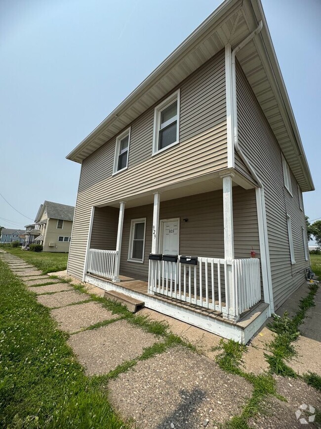 Building Photo - HM 929 4th Ave
